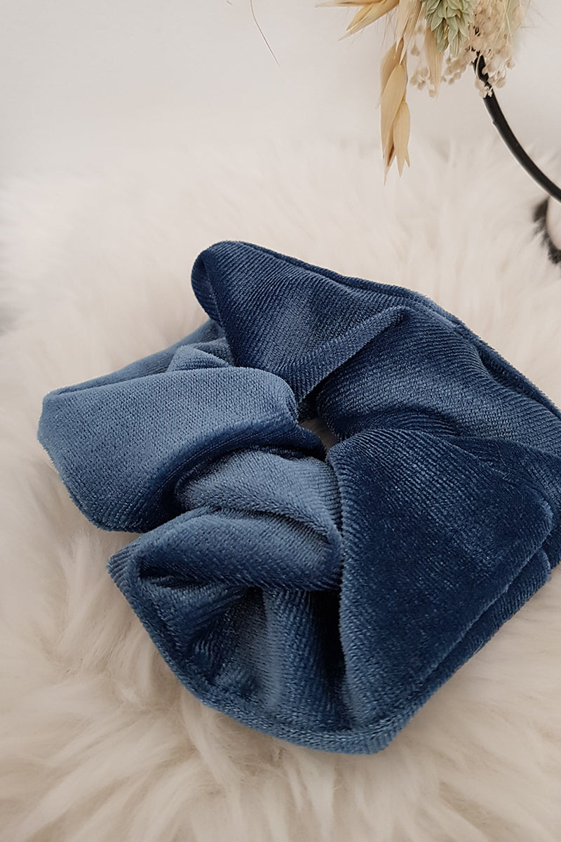 Fluwelen blauwe binder kapsels